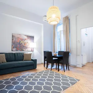  Appartamento Super Comfort With 3 Next To Opera